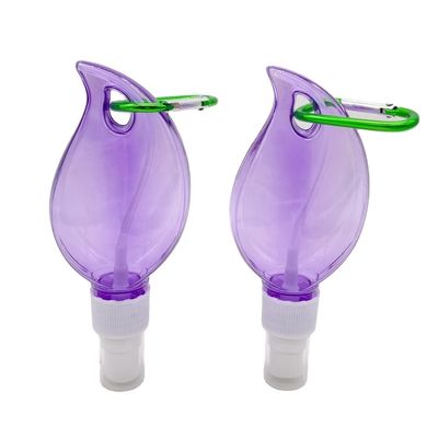Botella de pulverización de plástico en forma de corazón / hoja PET con collar de llavero colgante Material PET