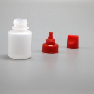 Botellas de 12 ml de LDPE con etiqueta personalizada para productos farmacéuticos en GMP Company